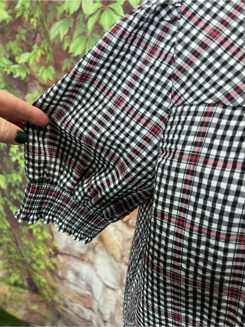 LOFT Black, White, and Pink Ruffle Collar Shirred Cuff Plaid Preppy Blouse, M